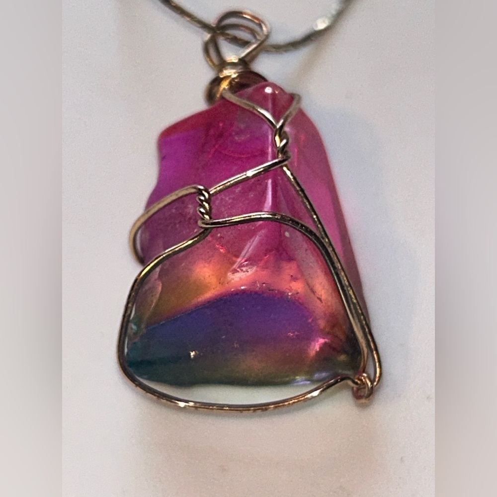 Handmade Iridescent Rainbow Pendant Gold Tone Chain Necklace Boho Jewelry - Picture 6 of 13